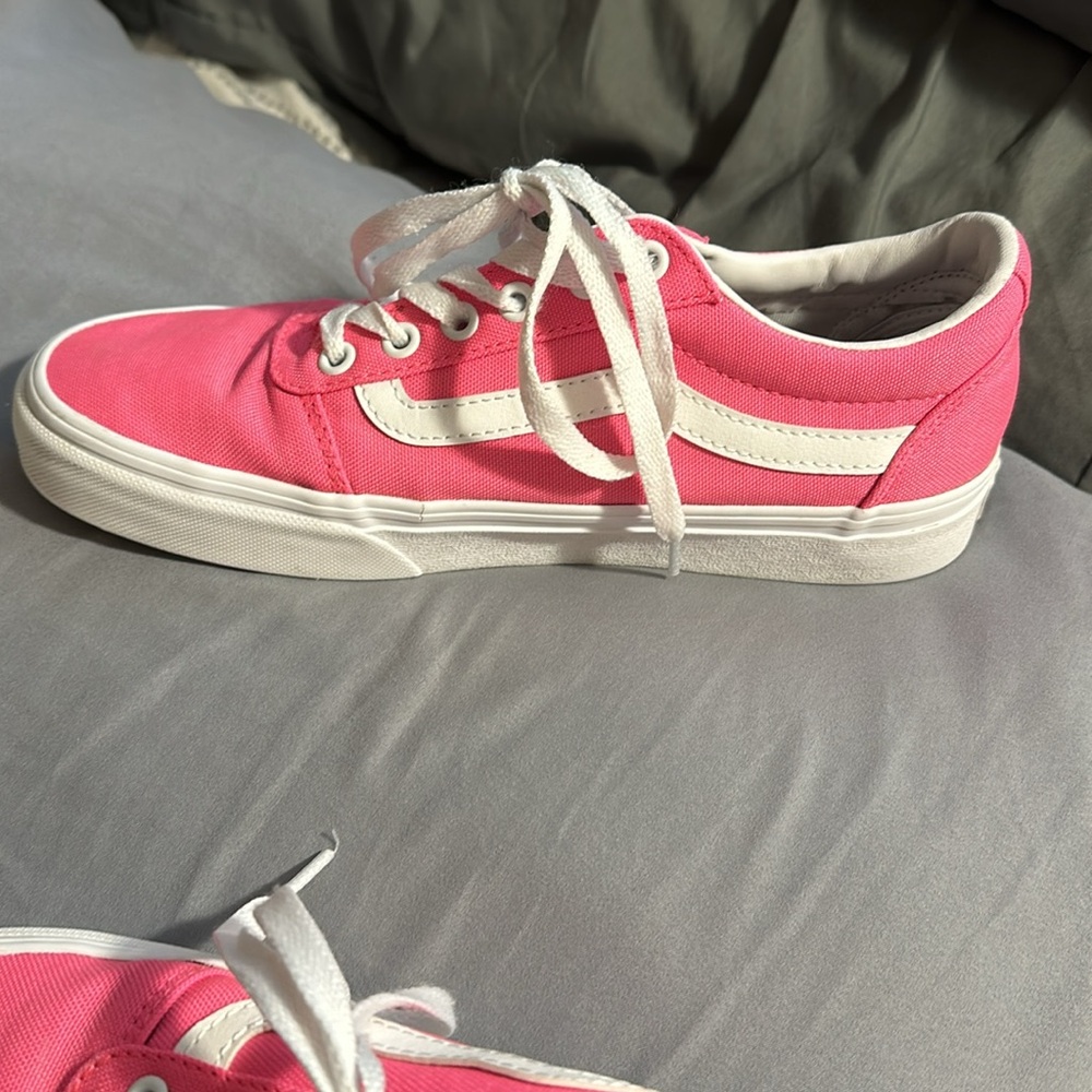 Vans - Picture 4 of 5